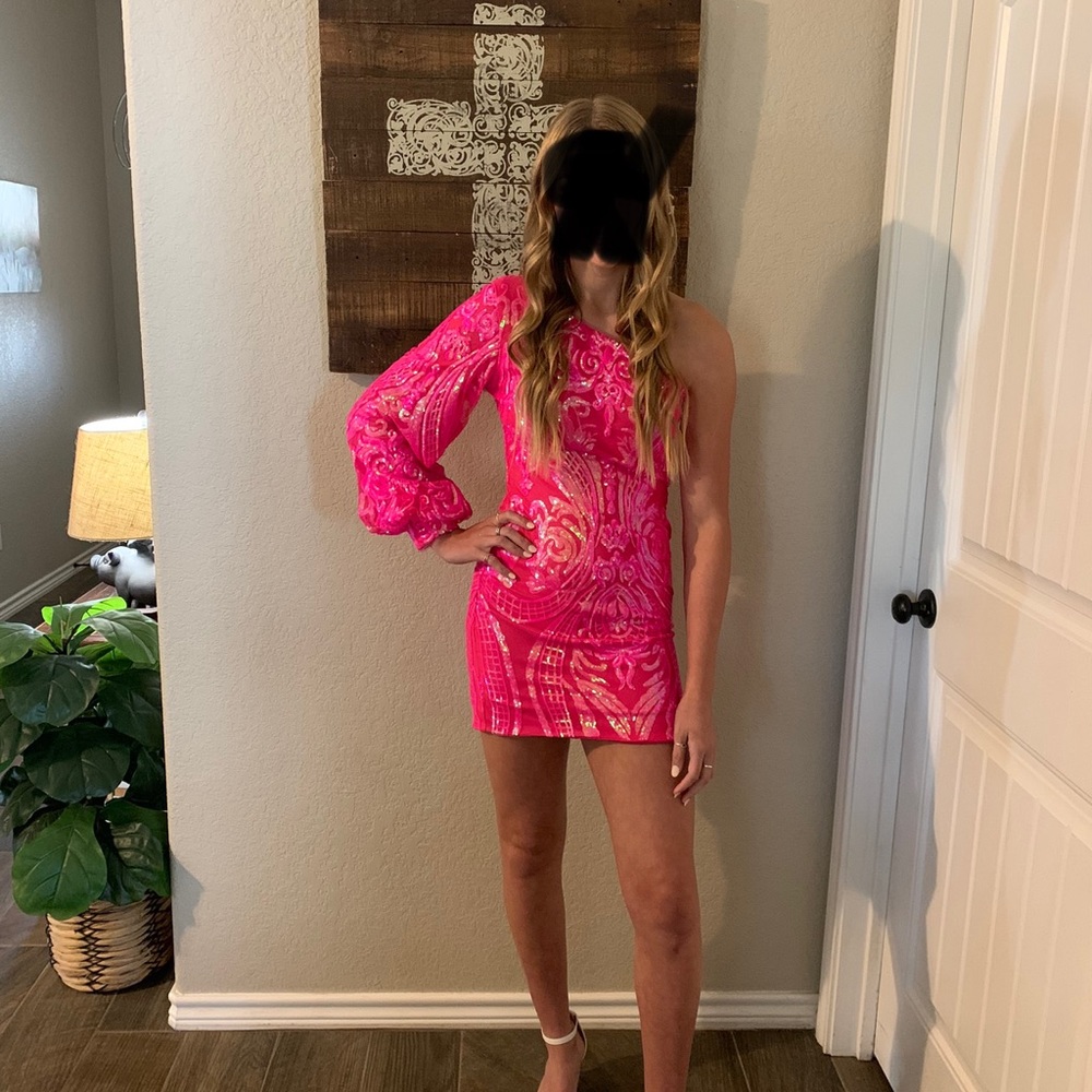 One shoulder hot pink dress